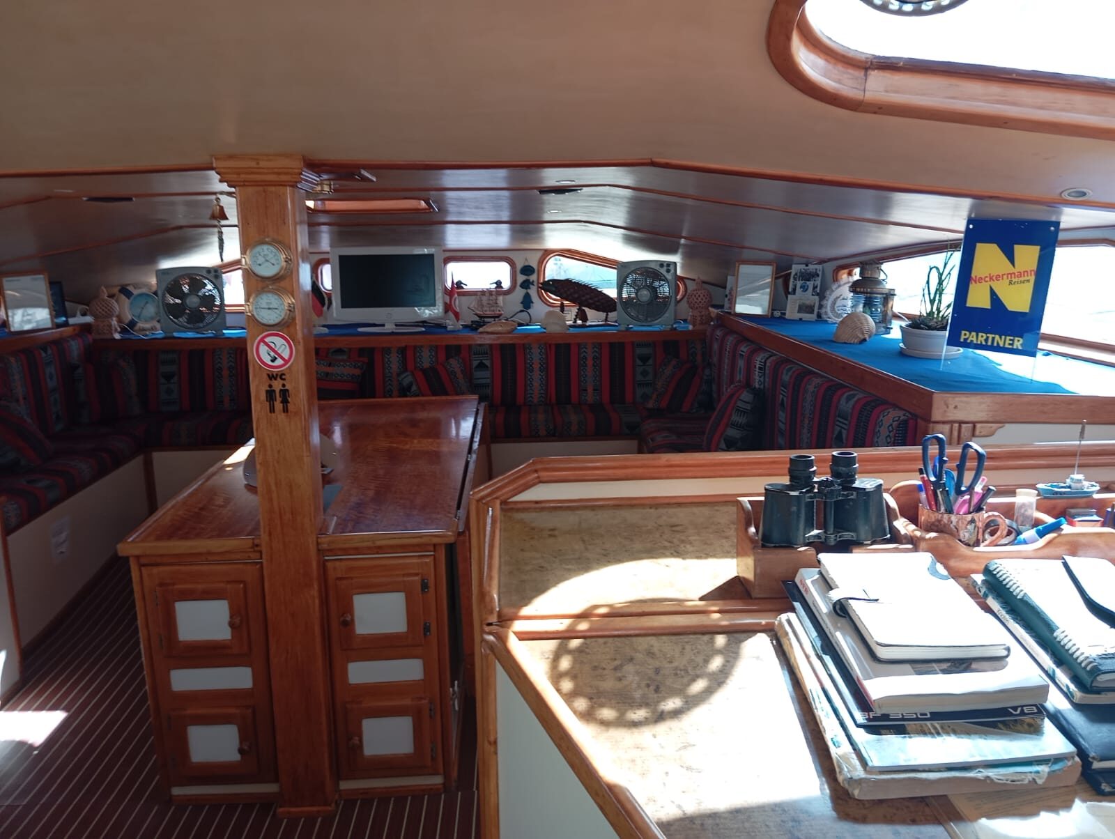 Albatros Catamaran interior